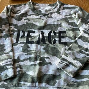 Chaser Peace Camouflage Long Sleeve Shirt Size 5 NWOT